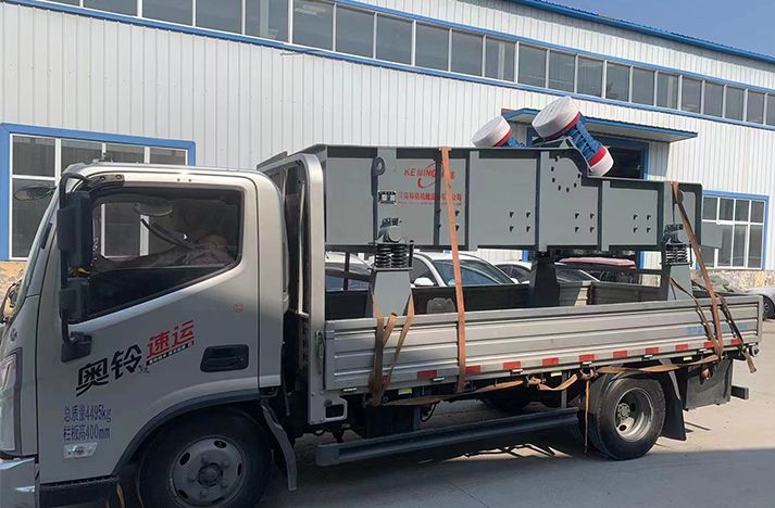 直線(xiàn)篩的電機安裝位置有幾種？有什么區別